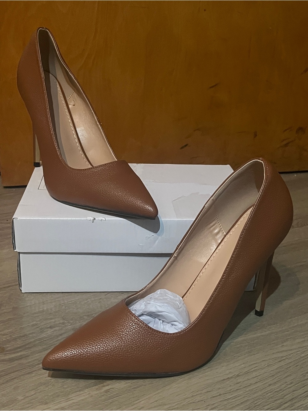 NIB Brown Faux Leather Pinot Heels